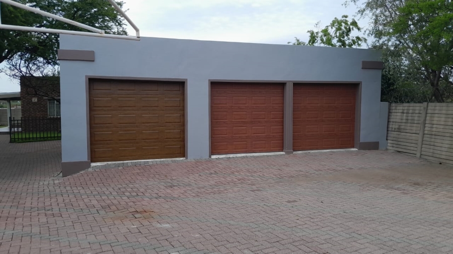 5 Bedroom Property for Sale in Riebeeckstad Free State
